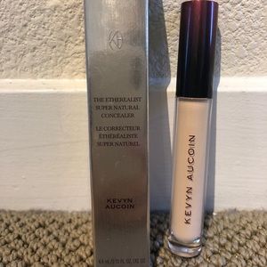 Kevyn Aucoin NIB super natural concealer LIGHT